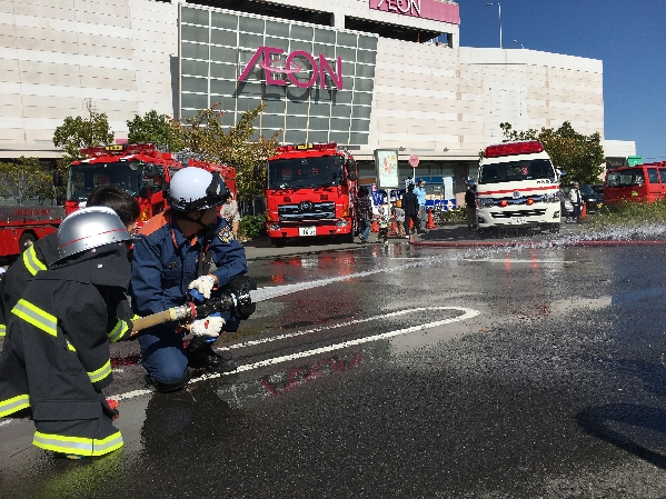 消防車放水体験1