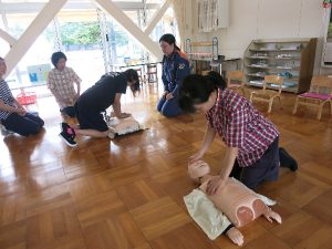 藤枝聖母幼稚園での救急出前講習1