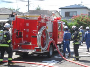 車両から車両への中継送水