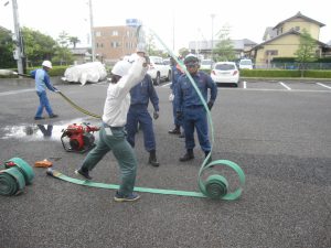 消防活動訓練　ホース延長