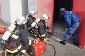 加圧排煙と屋内進入前の注意事項を確認