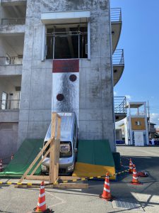 訓練塔3階を道路という想定です。