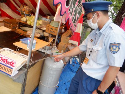 露店の検査の様子