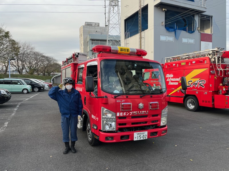 女性消防士 機関員訓練に励む – 志太消防本部